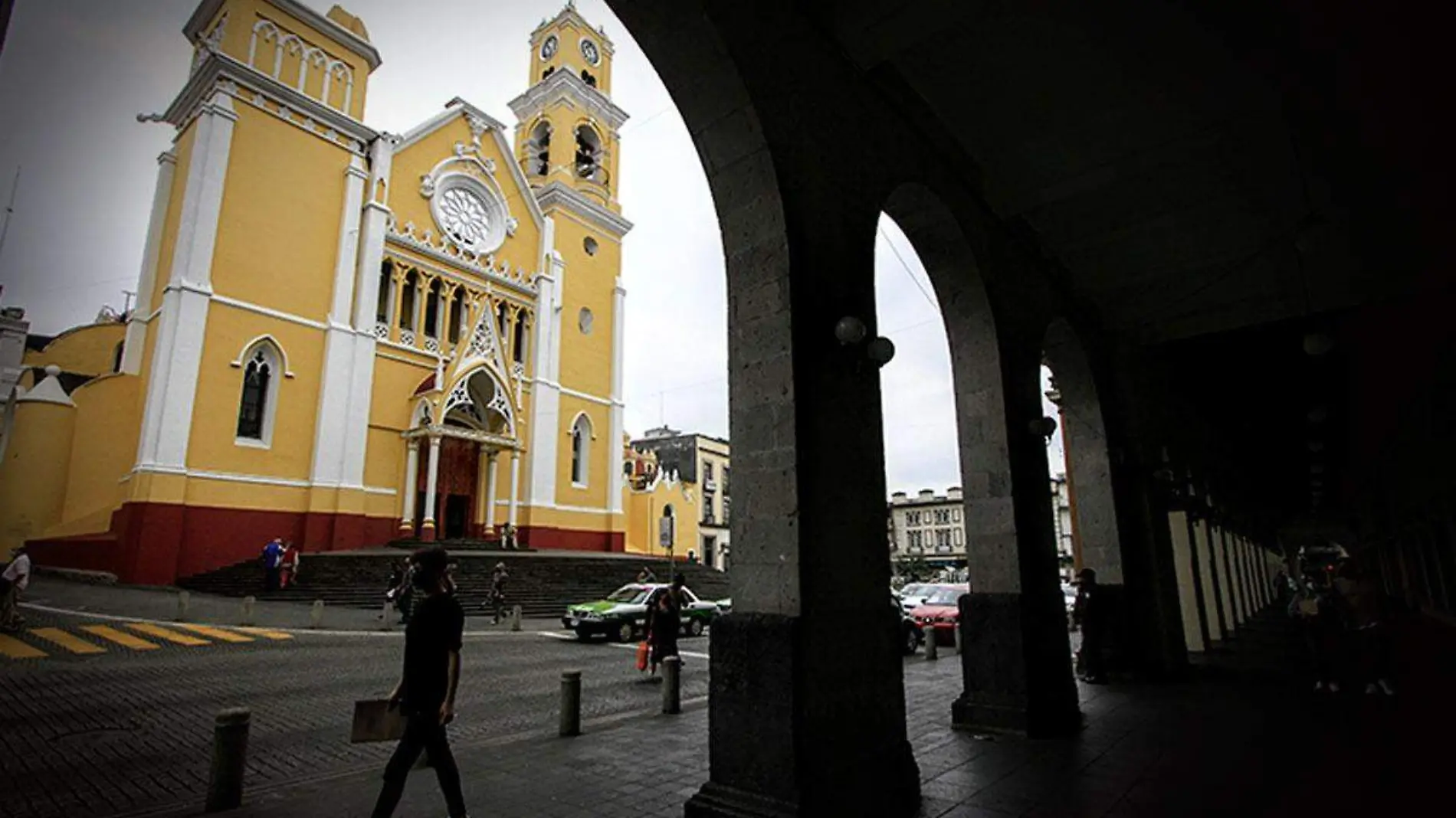 La Catedral de una sola torre; ¿quedó incompleta debido a sus catacumbas?